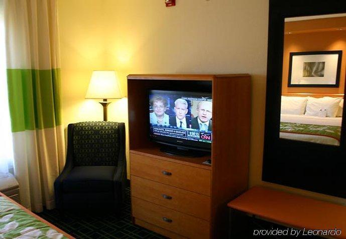 Fairfield Inn & Suites Cleveland Avon Rum bild
