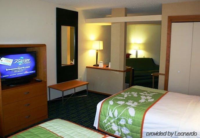 Fairfield Inn & Suites Cleveland Avon Rum bild
